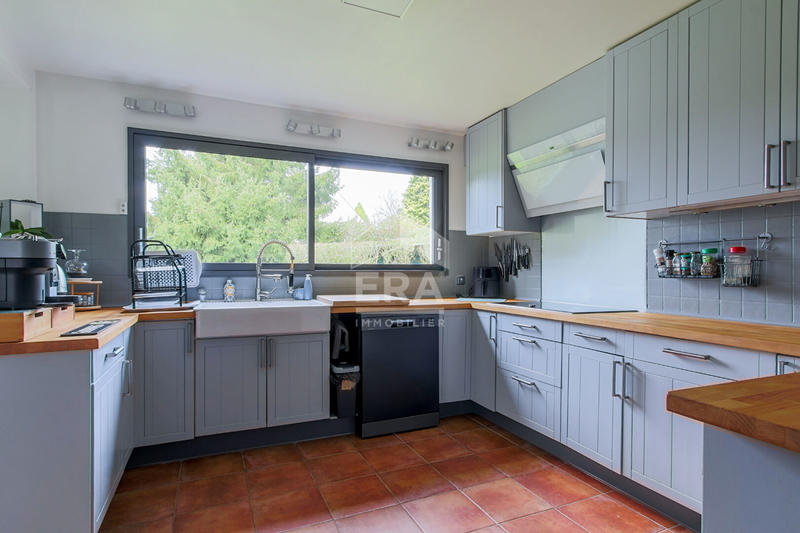 Maison - 161 m² - 8 pièces