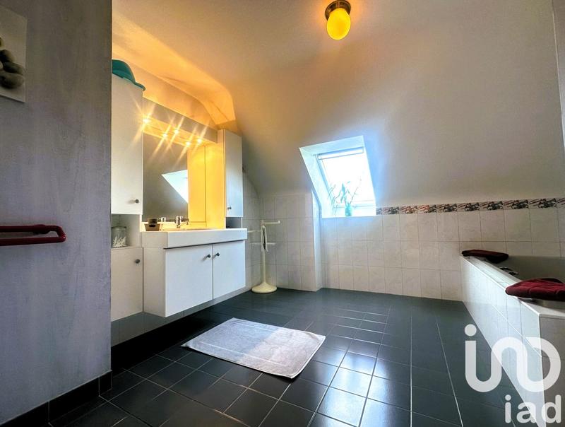 Maison - 177 m² - 6 pièces