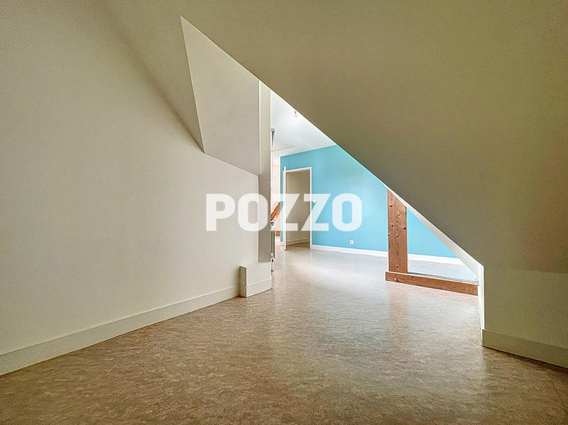 Maison - 180 m² - 8 pièces