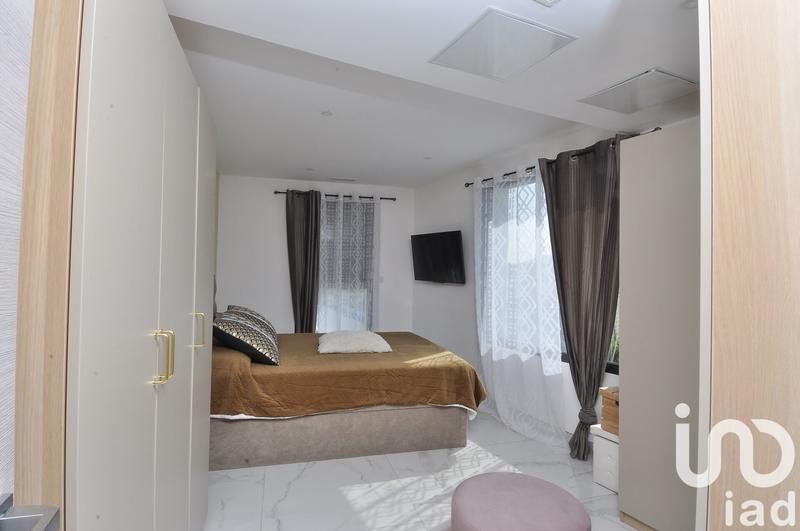 Maison - 246 m² - 5 pièces