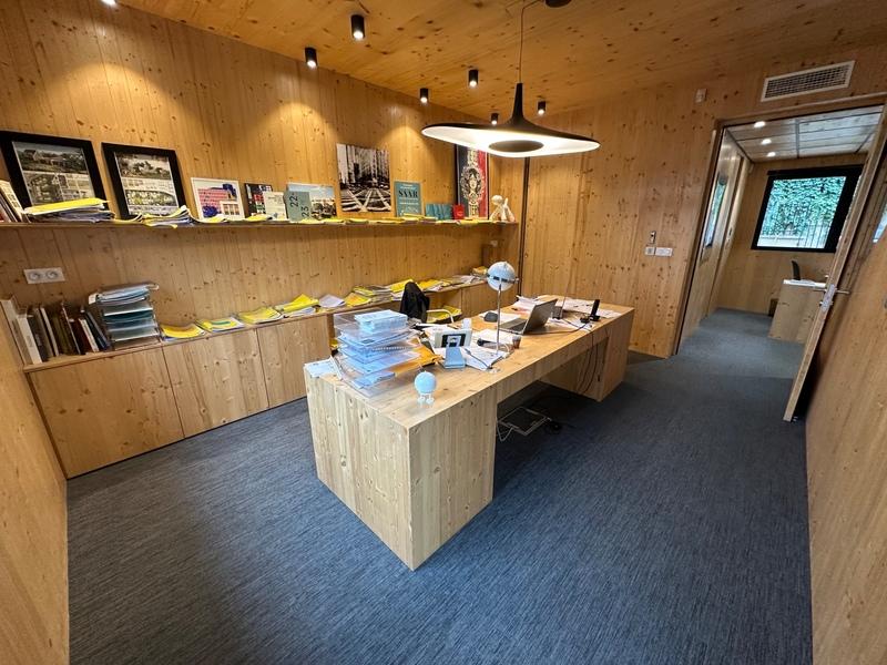 Local d'activité / Entrepôt - 125 m² - 6 pièces