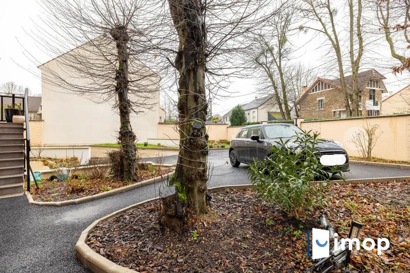 Pavillon - 180 m² - 10 pièces