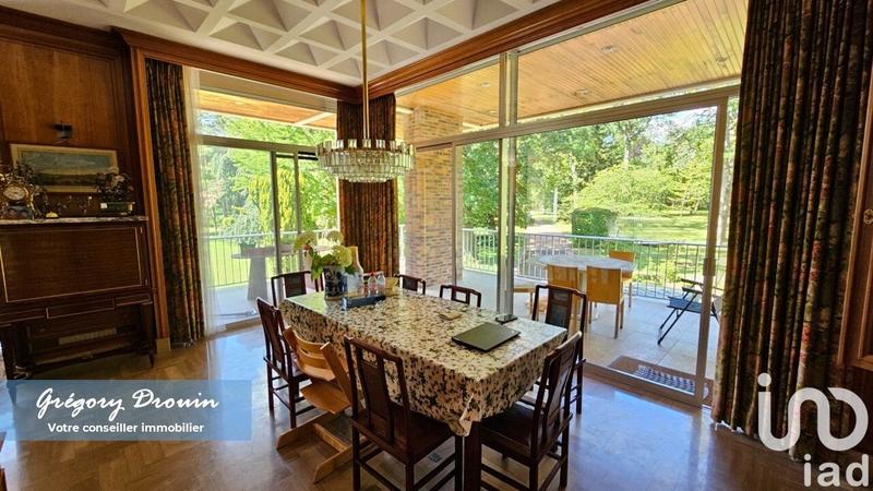 Maison - 668 m² - 10 pièces