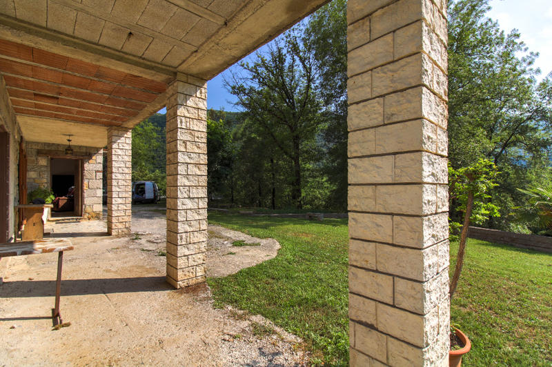 Maison - 270 m² - 8 pièces