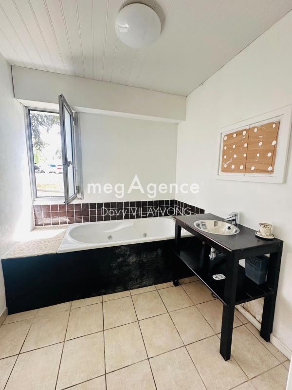 Local commercial - 77 m² - 4 pièces