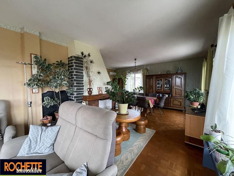 Maison traditionnelle - 174 m² - 6 pièces