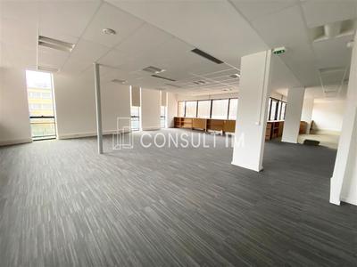 Bureau - 378 m²