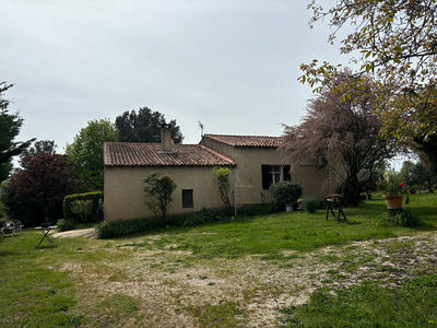 Maison - 376 m² - 4 pièces