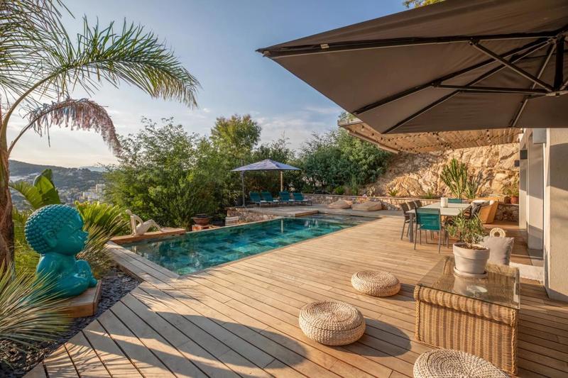 Villa - 222 m² - 9 pièces