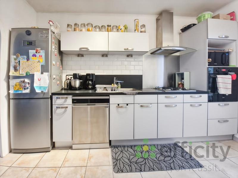 Maison - 98 m² - 6 pièces