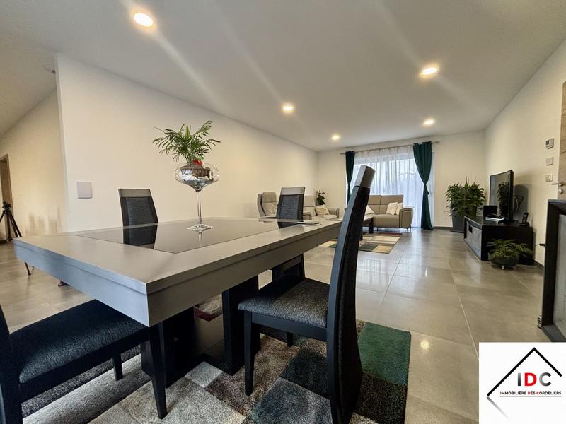 Maison - 130 m² - 5 pièces