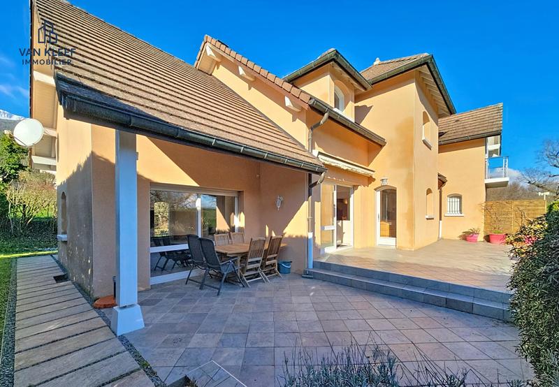 Villa - 180 m² - 7 pièces