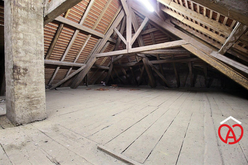 Maison - 343 m² - 10 pièces