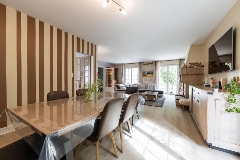 Maison - 202 m² - 6 pièces