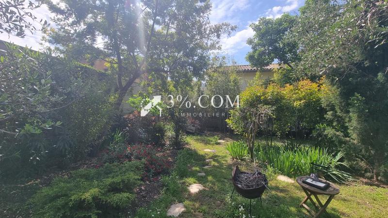 Maison - 240 m² - 8 pièces