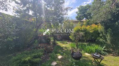 Maison - 240 m² - 8 pièces