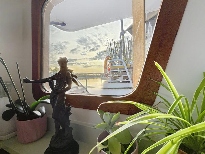 Péniche - 164 m² - 6 pièces