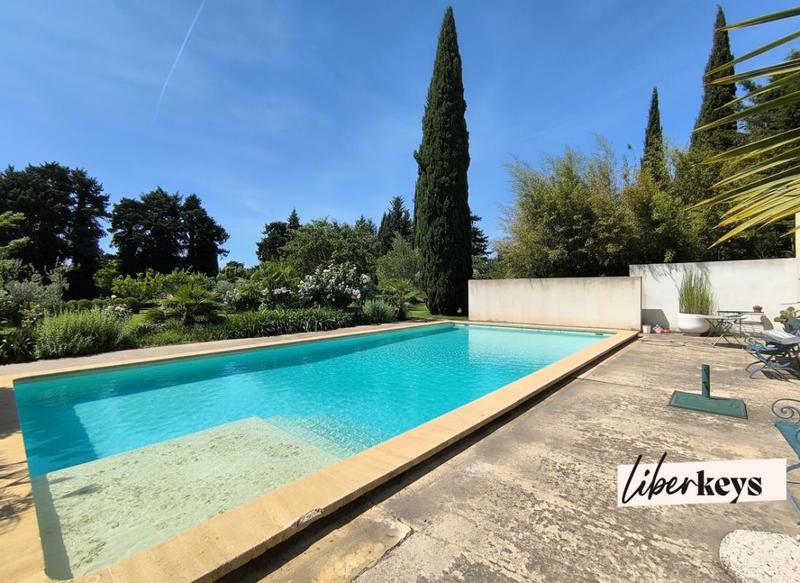 Propriété - 217 m² - 7 pièces