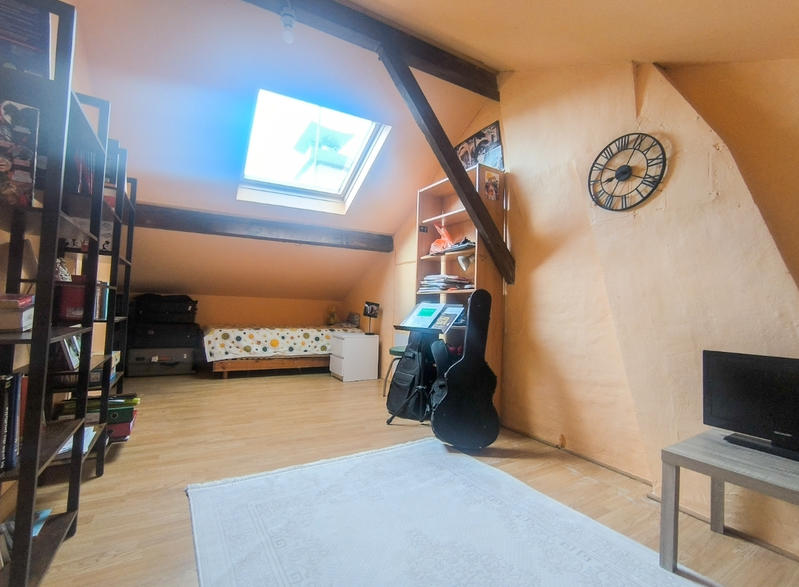 Maison - 220 m² - 11 pièces