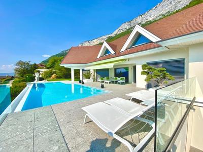 Maison - 442 m² - 9 pièces