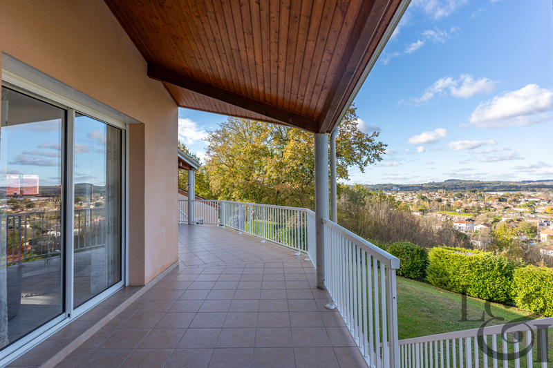 Maison - 174 m² - 6 pièces