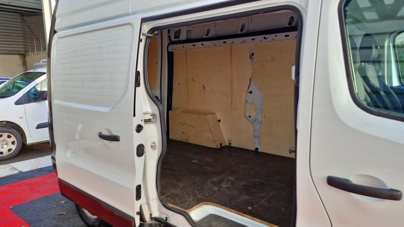 Renault Trafic Fourgon l2h2 3000 kg blue 2.0 dci 150 grand confort