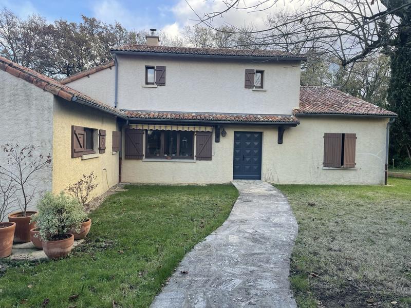 Maison - 140 m² - 5 pièces