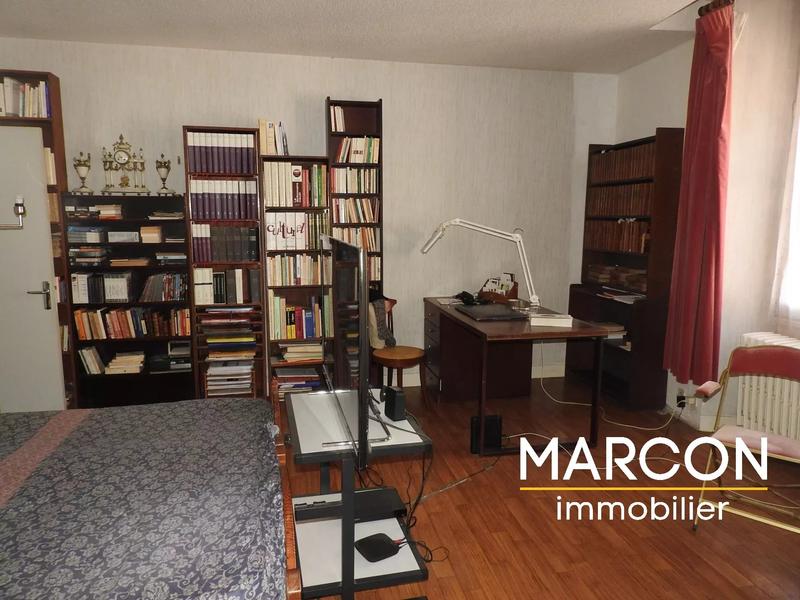 Maison - 214 m² - 8 pièces