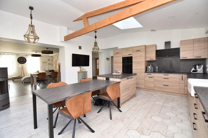 Corps de ferme - 245 m² - 8 pièces