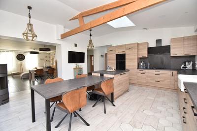 Corps de ferme - 245 m² - 8 pièces