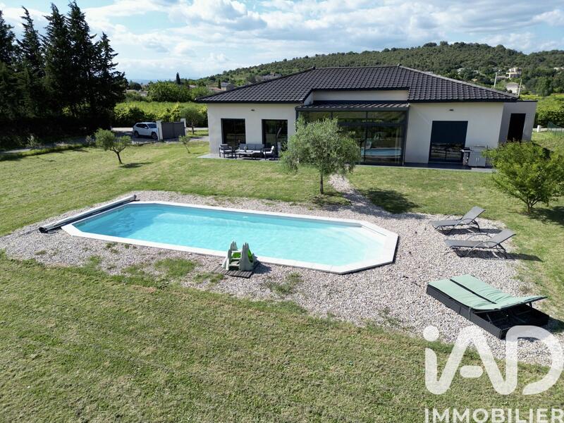 Maison - 182 m² - 5 pièces