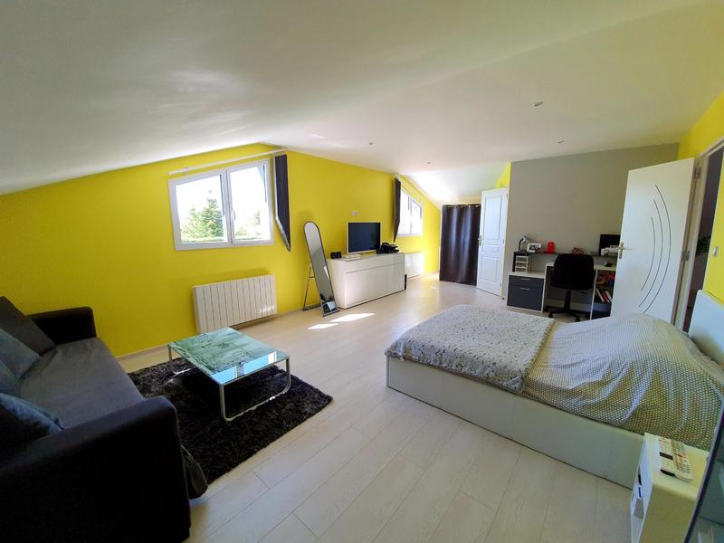 Maison - 251 m² - 4 pièces