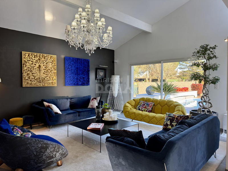 Maison contemporaine - 220 m² - 9 pièces