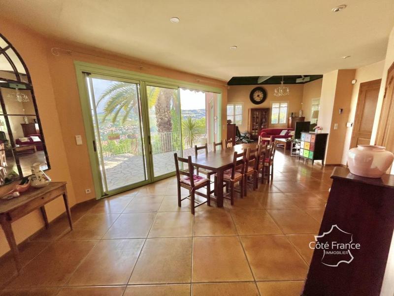 Villa - 145 m² - 5 pièces