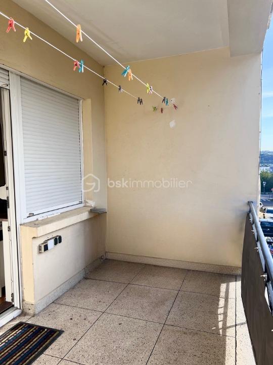 Appartement - 100 m² - 4 pièces