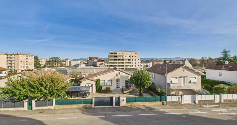 Appartement - 110 m² - 6 pièces