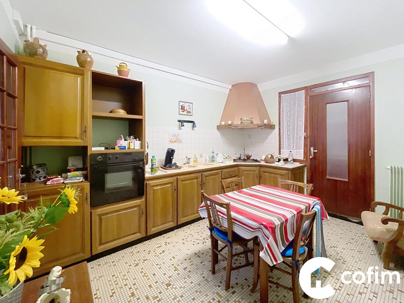 Maison traditionnelle - 236 m² - 10 pièces