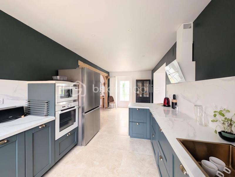 Demeure - 371 m² - 8 pièces