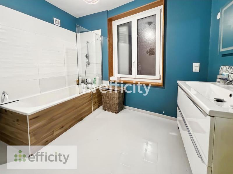 Maison - 163 m² - 7 pièces