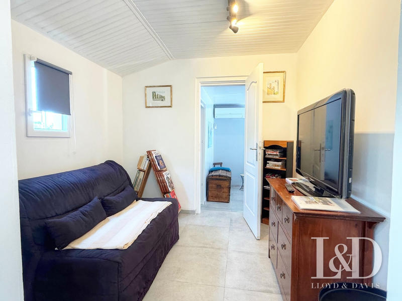 Maison - 239 m² - 8 pièces