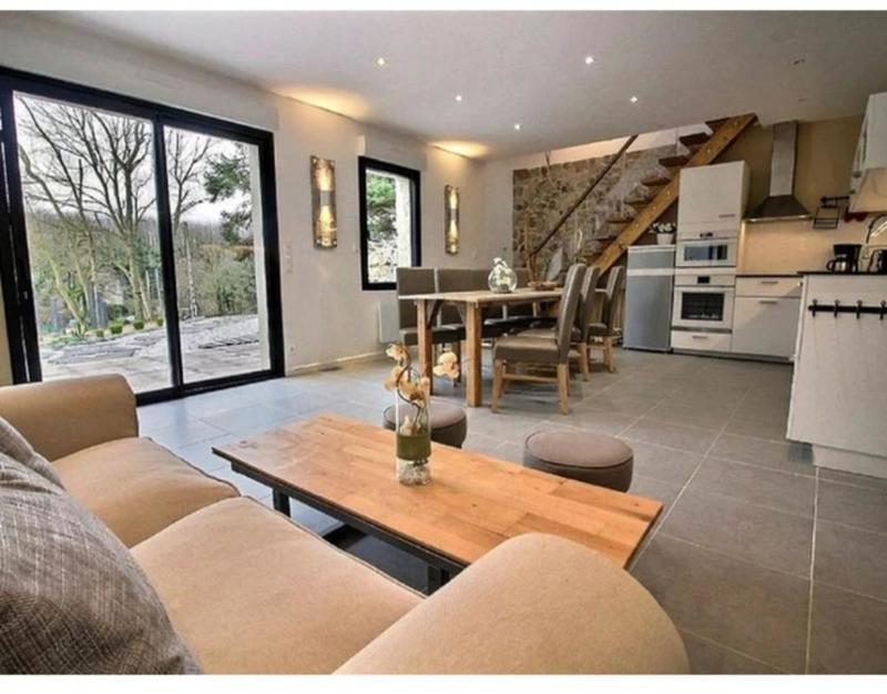 Maison - 212 m² - 12 pièces