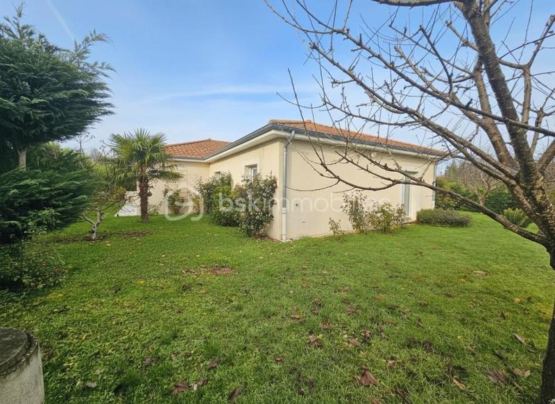 Maison - 140 m² - 5 pièces