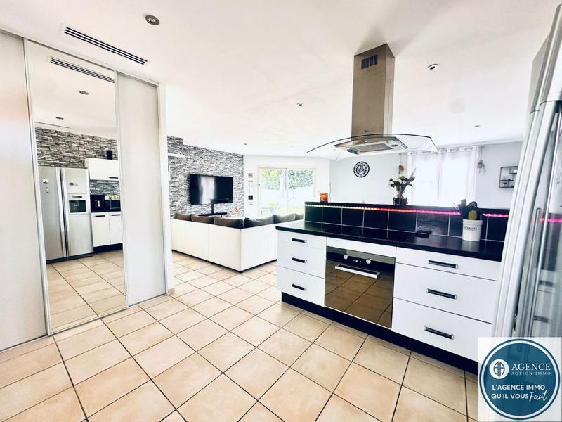 Maison - 110 m² - 6 pièces