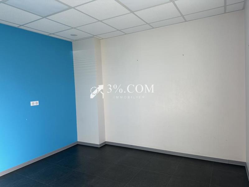 Local d'activité / Entrepôt - 105 m²