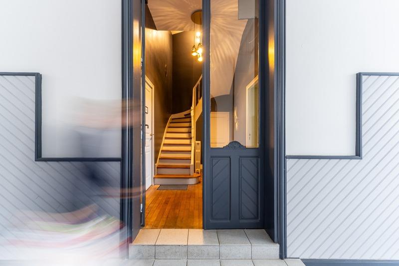 Maison - 328 m² - 15 pièces