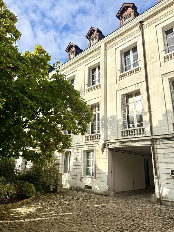 Appartement - 305 m² - 9 pièces