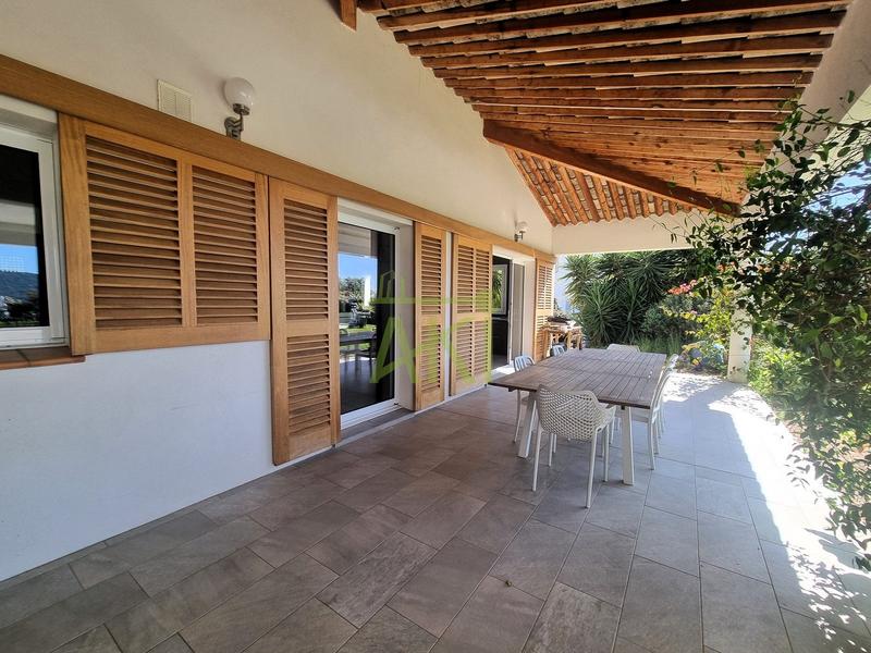 Maison - 376 m² - 7 pièces