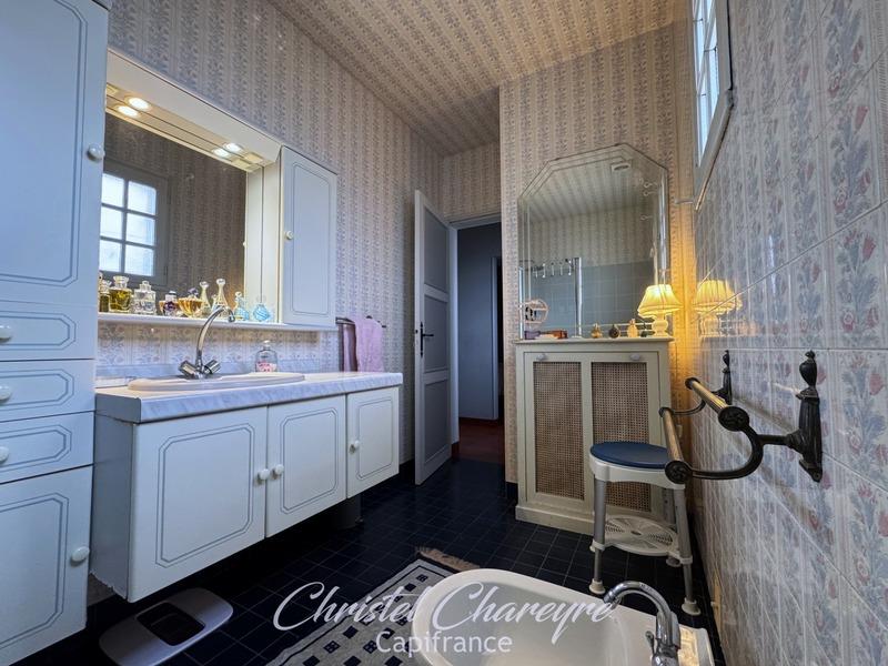 Maison - 196 m² - 8 pièces