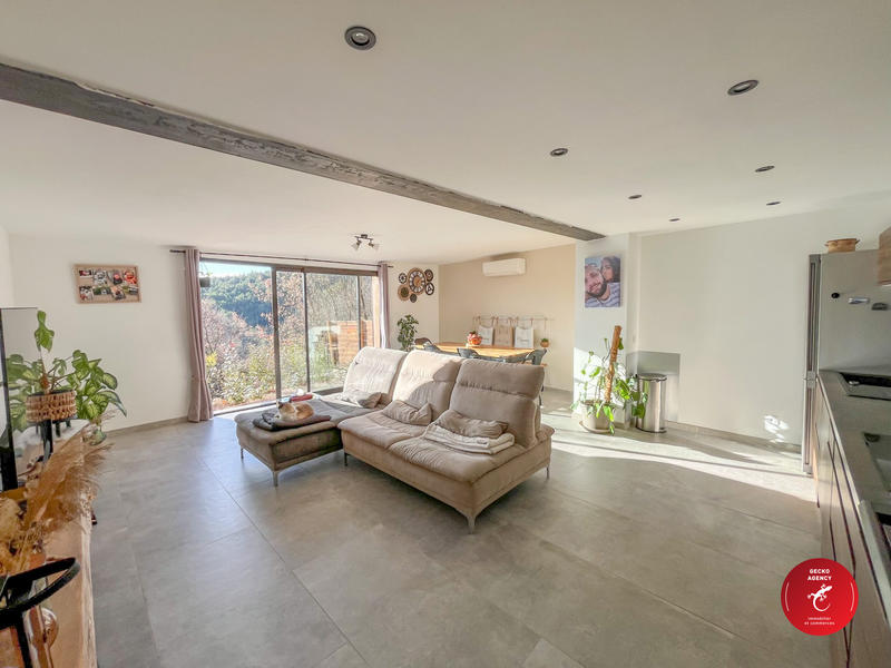 Villa - 145 m² - 6 pièces