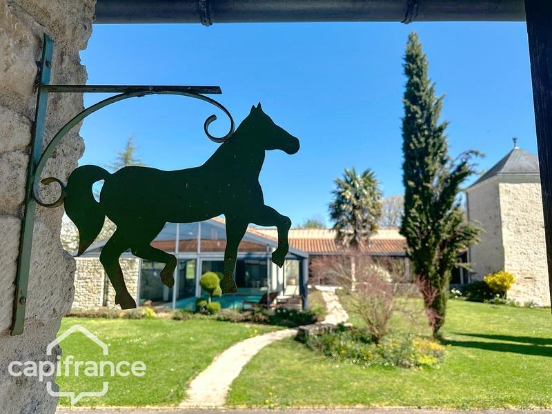 Maison - 291 m² - 12 pièces